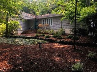 55 Hillcrest Rd, Warren, NJ 07059