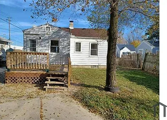 3615 Cecelia Ave — Photo 3
