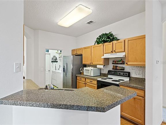 5th image of 2441 Grand Poplar St