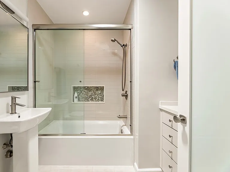 117 Strand St #7 — Photo 10