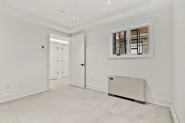 Rented by Halvatzis Realty | media 5