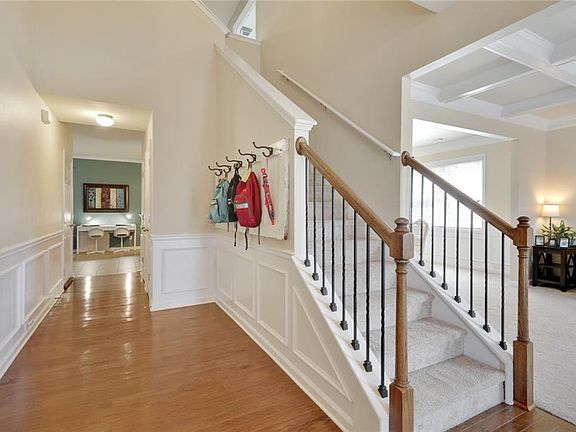 3rd image of 651 Crosswinds Cir