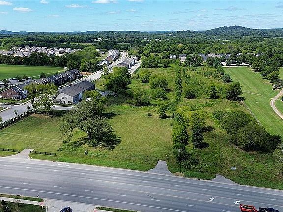 3rd image of 1677 Greenlea Blvd