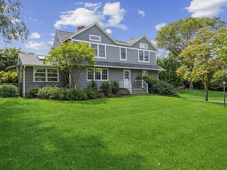 24 N Harbor Dr — Photo 1