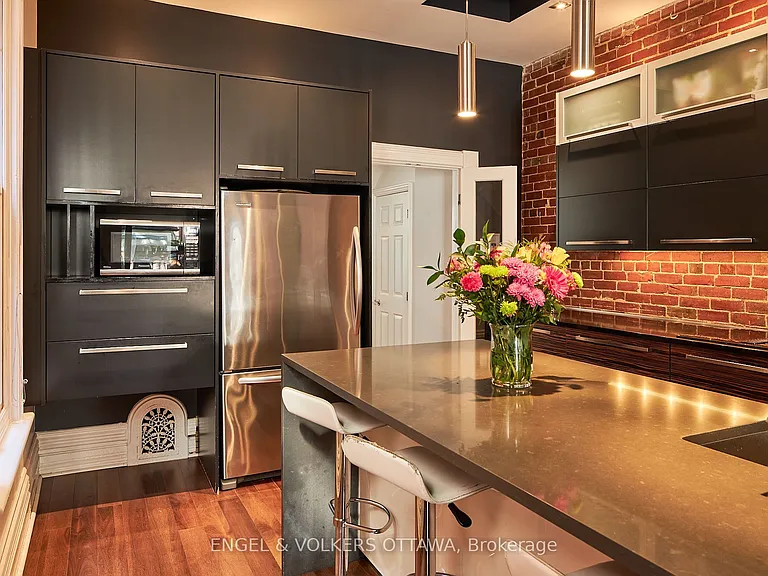 103 James St — Photo 8