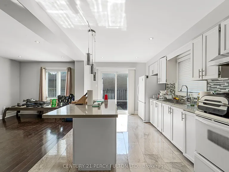 55 Chalmers Cres — Photo 10
