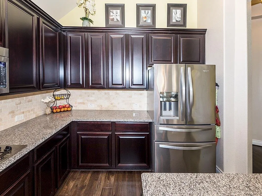 3 bed, 2.0 bath, 2176 sqft, $2,950 — Photo 3