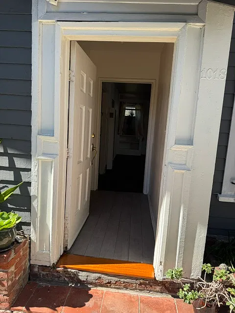 2 bed, 800 sqft, $3,950 — Photo 2