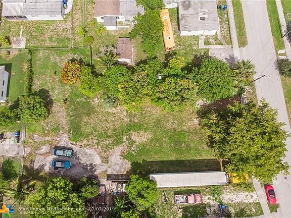 3rd image of 2790 NW 21st St