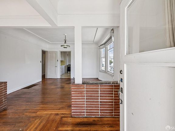 4th image of 900 Madrid St