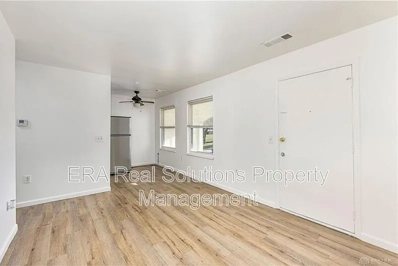 2 bed, 1.0 bath, $1,045 — Photo 4