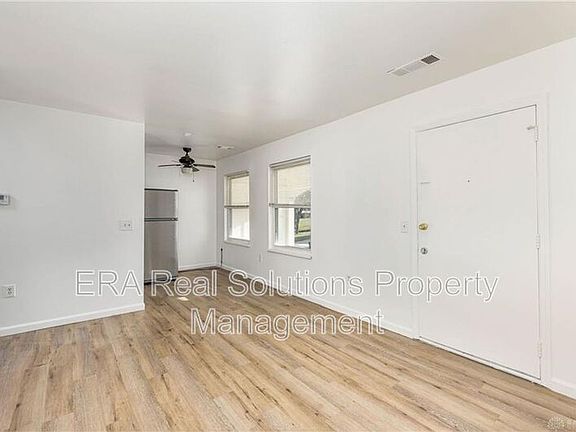 4th image of 1241-1255 Devon Ave Unit 1243-D