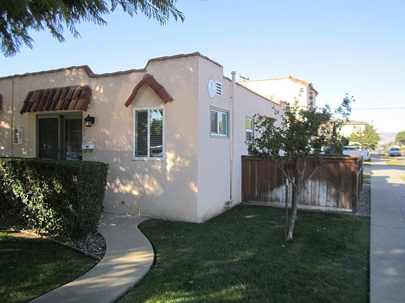 321 + fenced yard