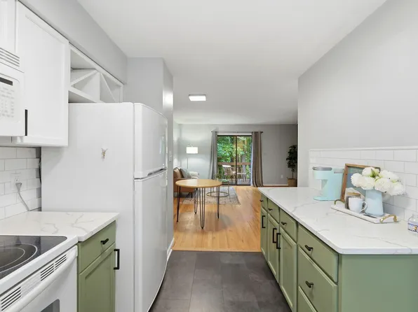 111 Weatherstone Dr Unit B, Chapel Hill, NC 27514