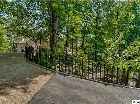 2nd image of 8721 Forrestal Dr NE