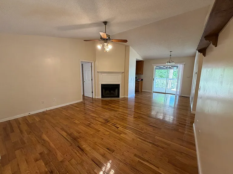 6027 Mitchell St — Photo 17