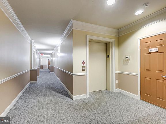 5th image of 5900 Whaleboat Dr #405