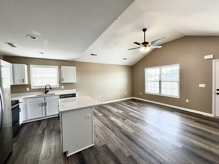 7034 Caravan Dr — Photo 4
