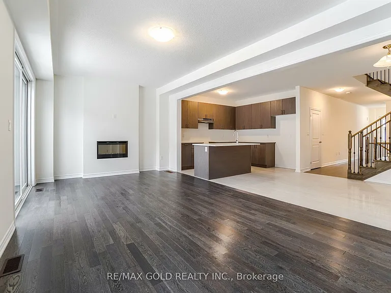 26 Del Grappa St — Photo 18
