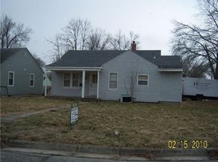 1730 Hillcrest Dr, Carthage, MO 64836
