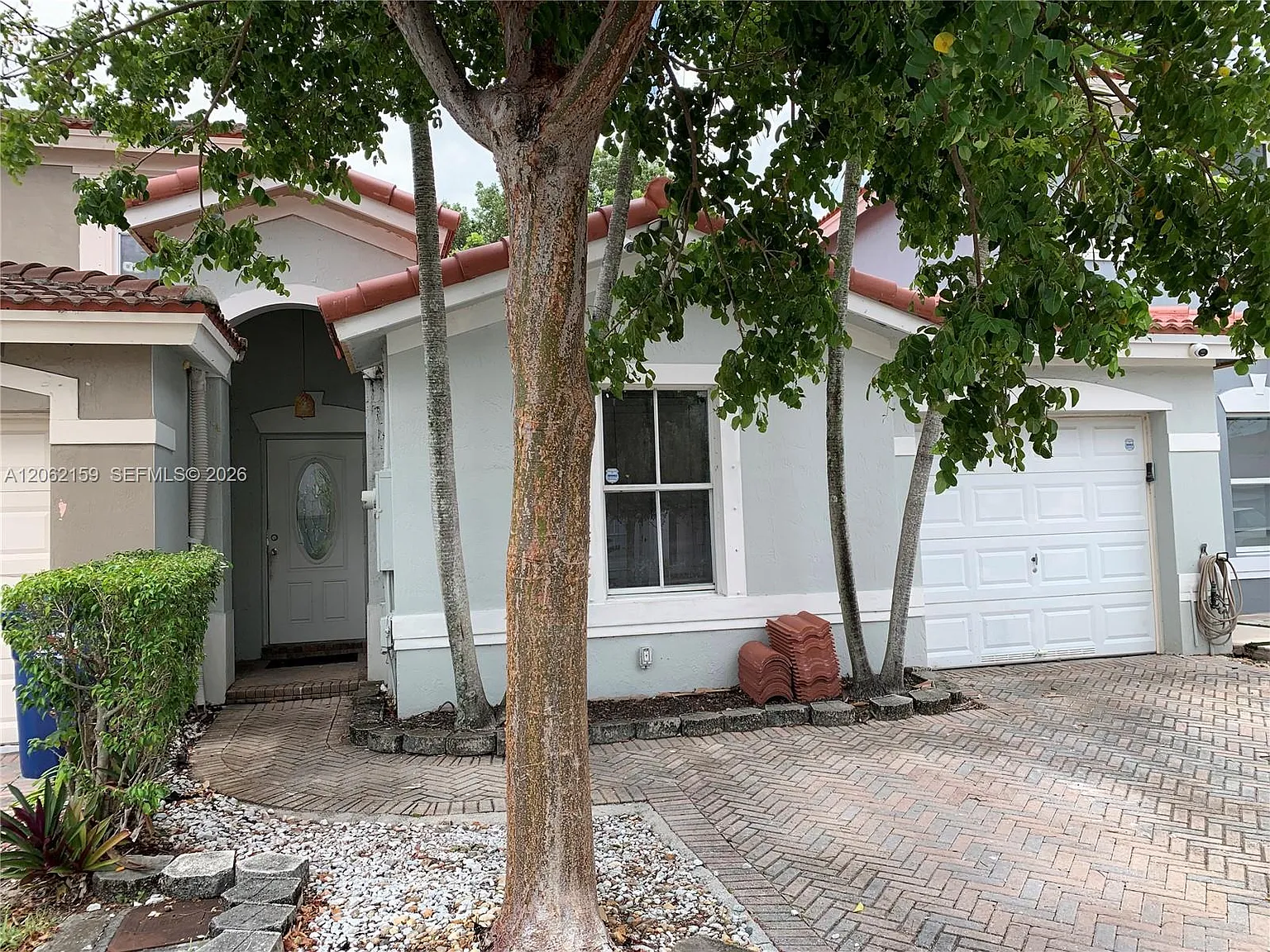 Park Lakes Sec 3 — Photo 1