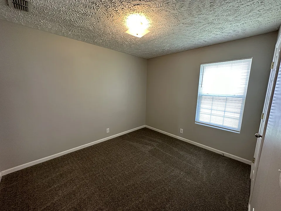 2815 Elijah Dr