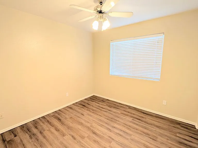 116 W Del Rio St — Photo 25