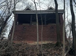 19201 Shawnee Rd, Euclid, OH 44117