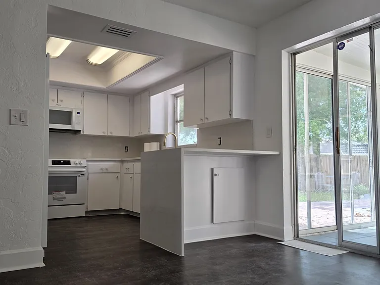 5210 Dr Martin Luther King Jr St N — Photo 9
