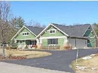 2051 Pine Nook Ct NE, Grand Rapids, MI