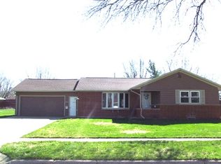 811 Pleasantview Dr, Storm Lake, IA 50588