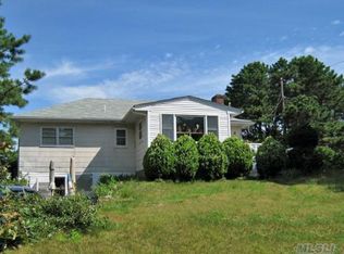 29 Oceanview Rd, Hampton Bays, NY 11946