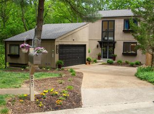 907 Imperial Point, Manchester, MO 63021