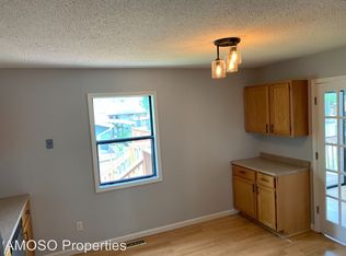 3932 Silver Rdg, Saint Peters, MO 63376