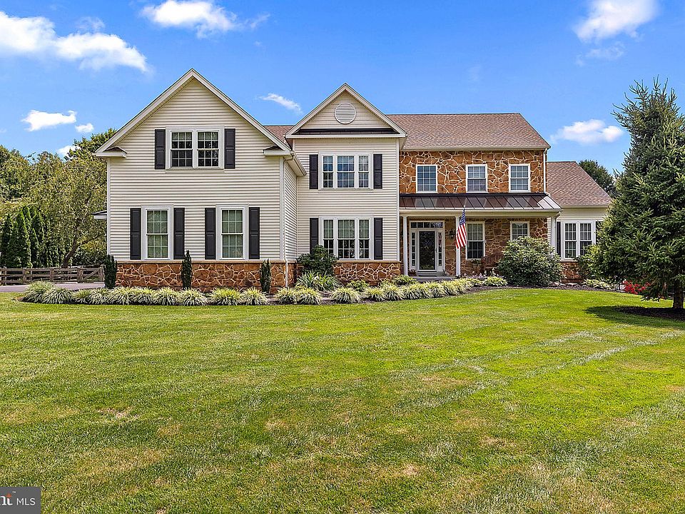 1st image of 13 Camberly Ct