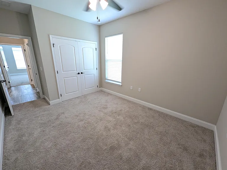 947 Kenzie Ln — Photo 15