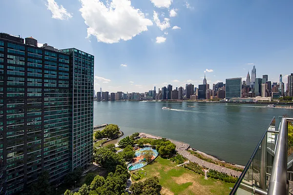 Rented by Sidewalk Realty LLC | media 48