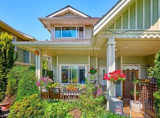 562 Keith Rd W, North Vancouver, BC