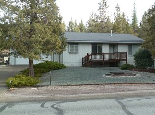 16124 Lake Shore Dr, Weed, CA 96094