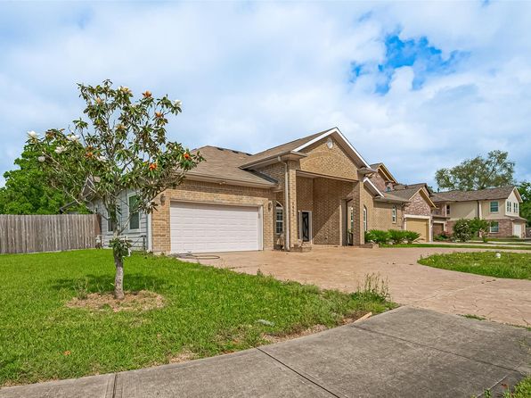 2403 Ranna Ct, Sugar Land, TX 77498