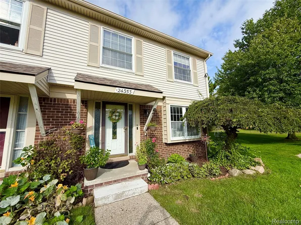 24353 Bashian Dr, Novi, MI 48375