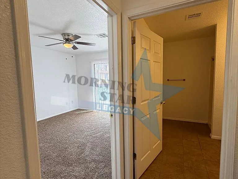 Spacious 2 bedroom floor plans! — Photo 9
