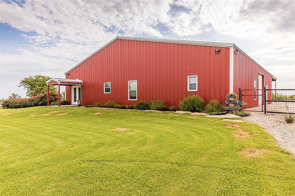 420 Crawshaw Ln, West, TX 76691 Zillow