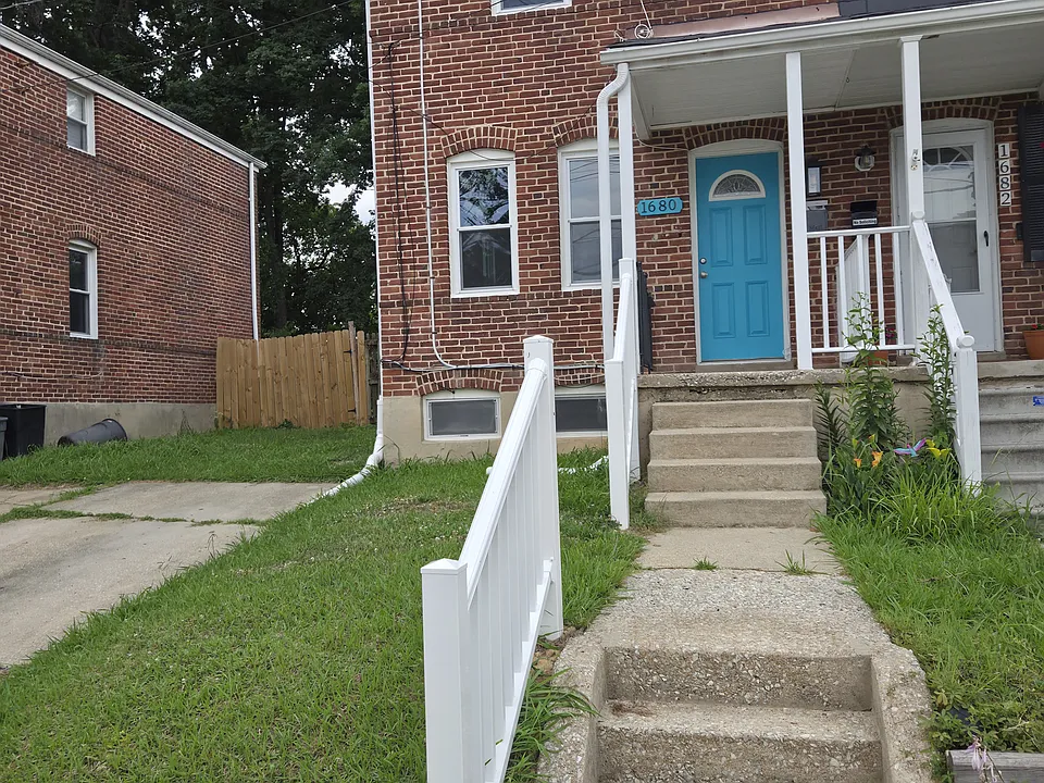 1680 Yakona Rd