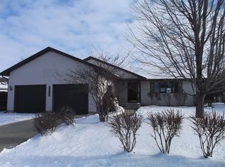 1305 9th St, Harvard, IL 60033