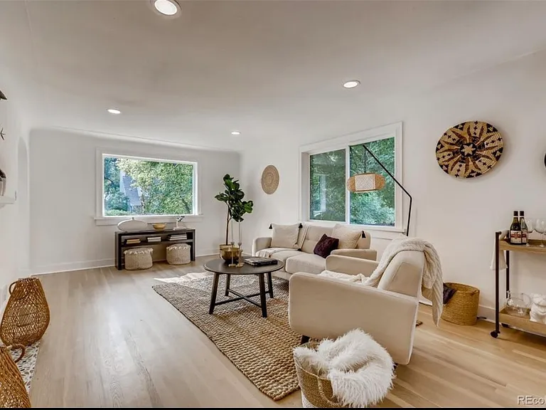Dahlia St — Photo 3