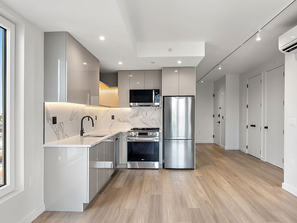 1st image of 16 West St #973