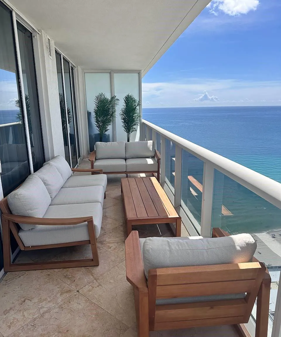 2 bed, 2.0 bath, 1458 sqft, $7,000 — Photo 1