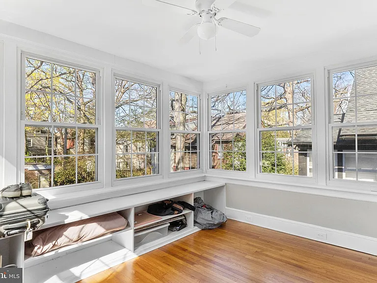 706 W 21st St — Photo 14