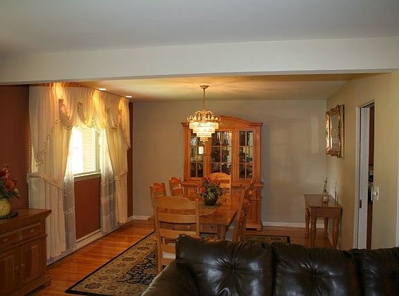 5th image of 6707 N Karlov Ave